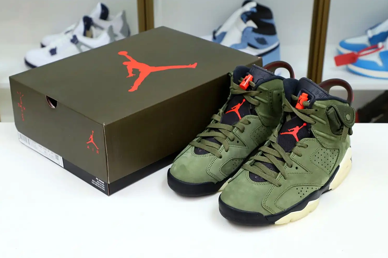 X Kimikick RETRO JORDAN AIR TRAVIS SCOTT 'OLIVE' 6 0807